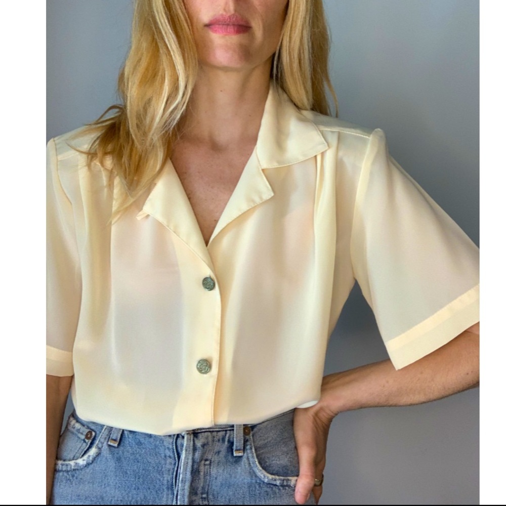 Vintage Pale Yellow Button-Down Pleated Blouse - image 2